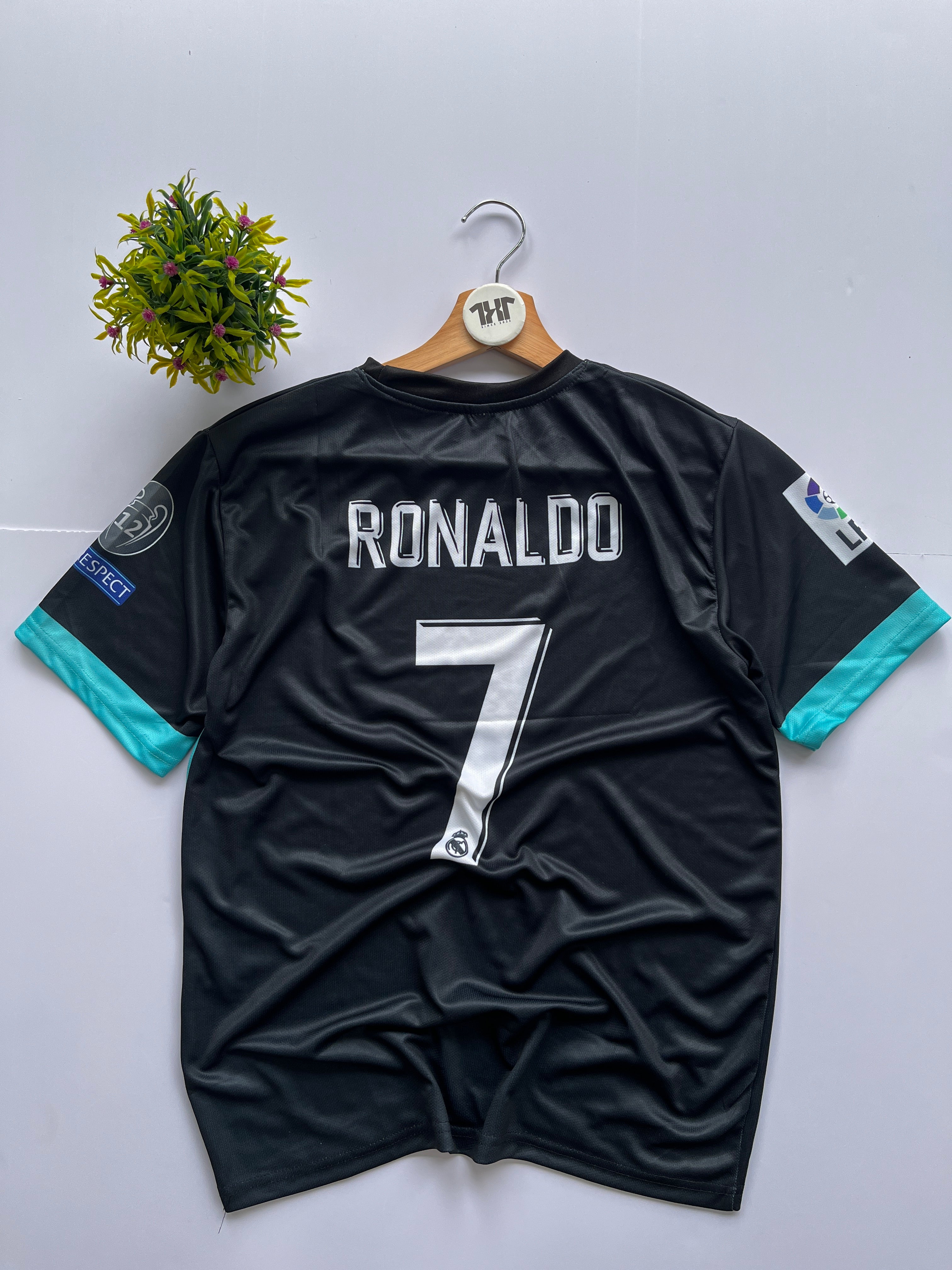REAL MADRID 2017-18 RONALDO RETRO