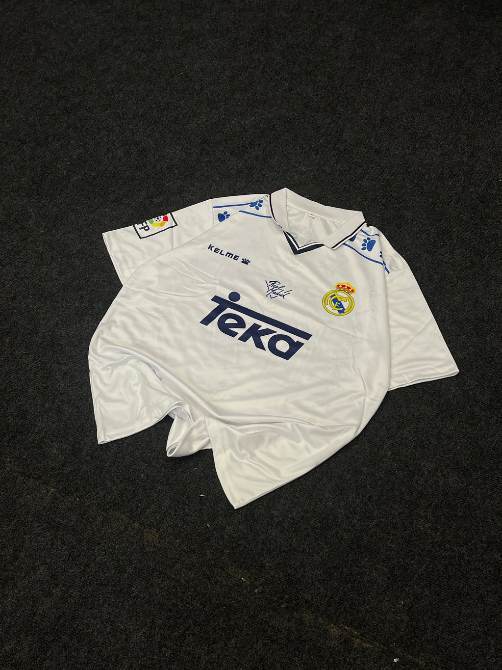 REAL MADRID RAUL RETRO