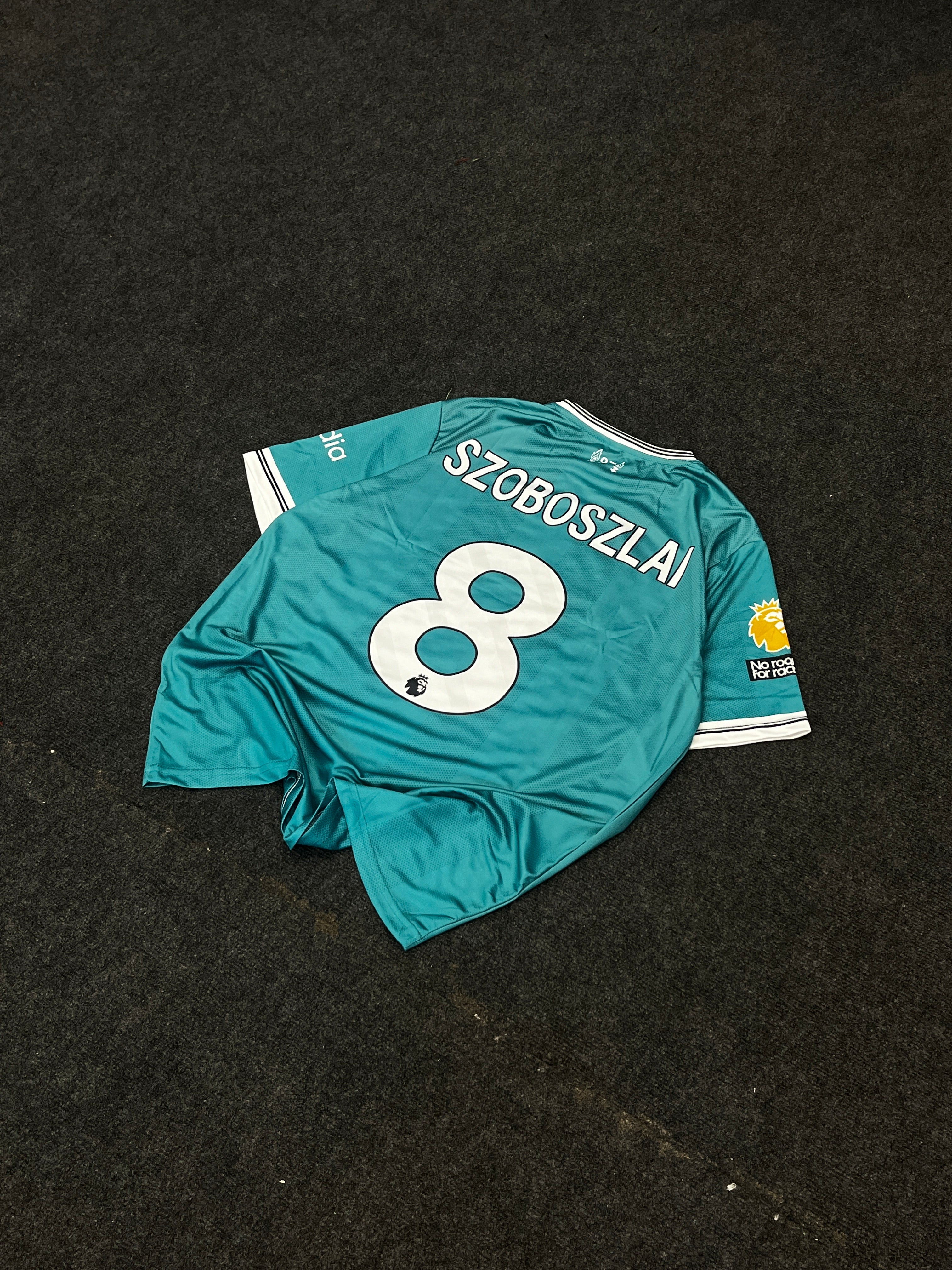 LIVERPOOL AWAY JERSEY SZOBOSZLAI