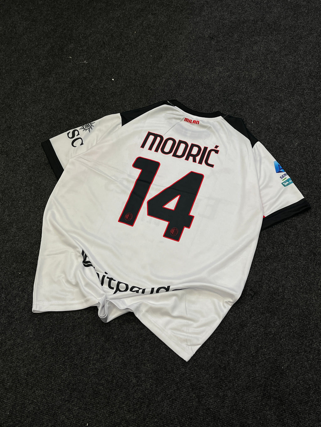 AC MILAN AWAY JERSEY MODRIC
