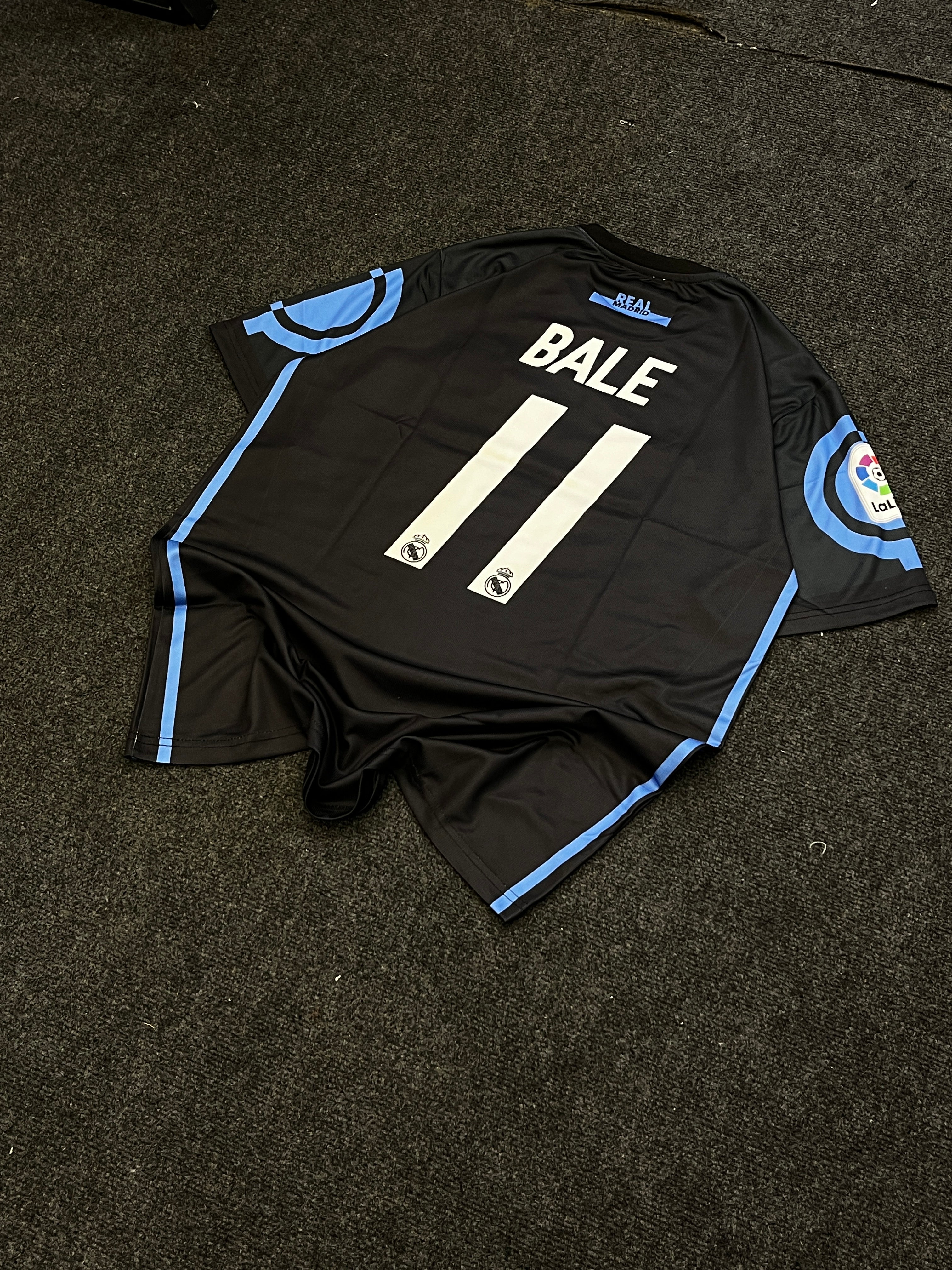 REAL MADRID RETRO JERSEY BALE