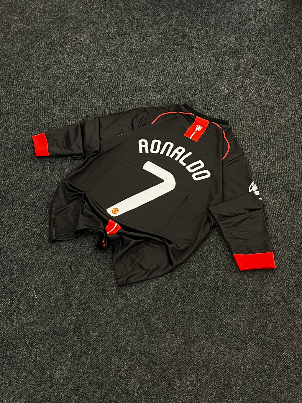 MANCHESTER UNITED RONALDO RETRO FULL SLEEVE