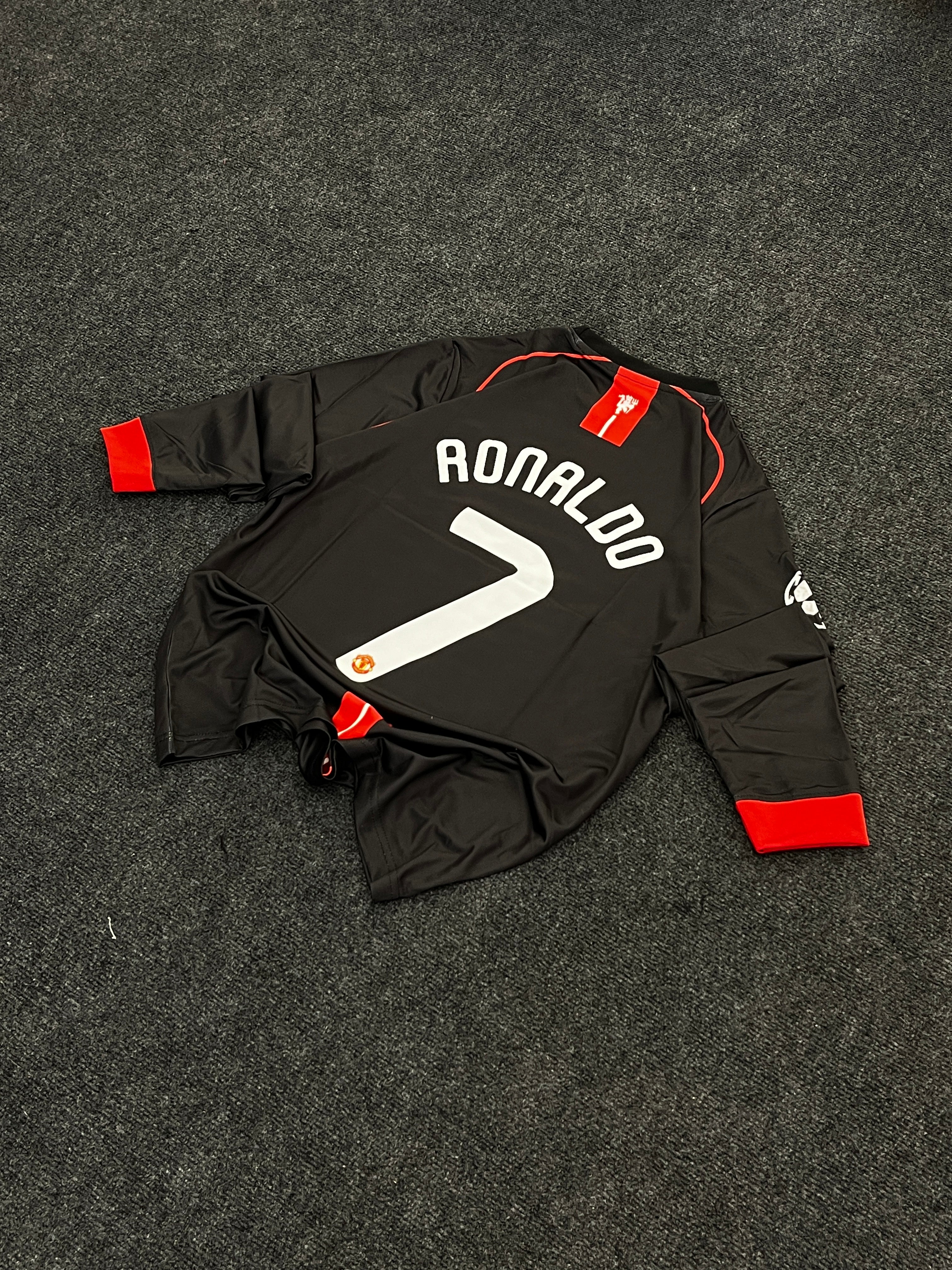 MANCHESTER UNITED RONALDO RETRO FULL SLEEVE