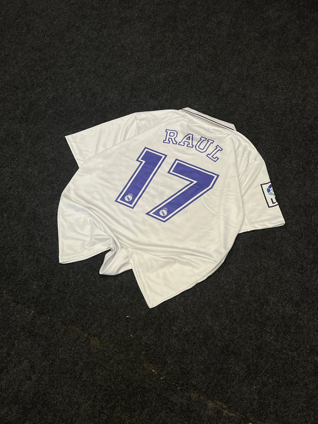 REAL MADRID RAUL RETRO