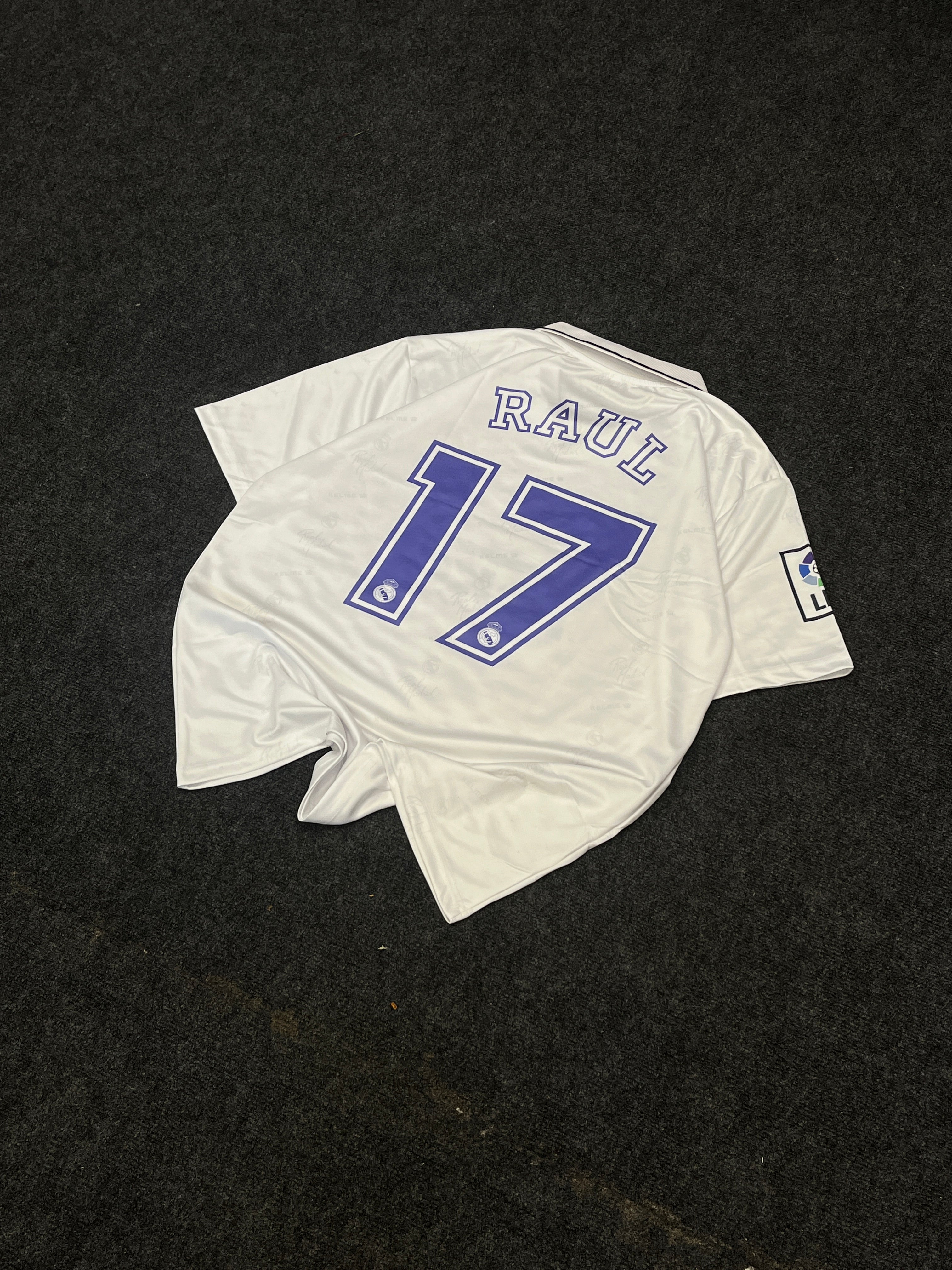 REAL MADRID RAUL RETRO