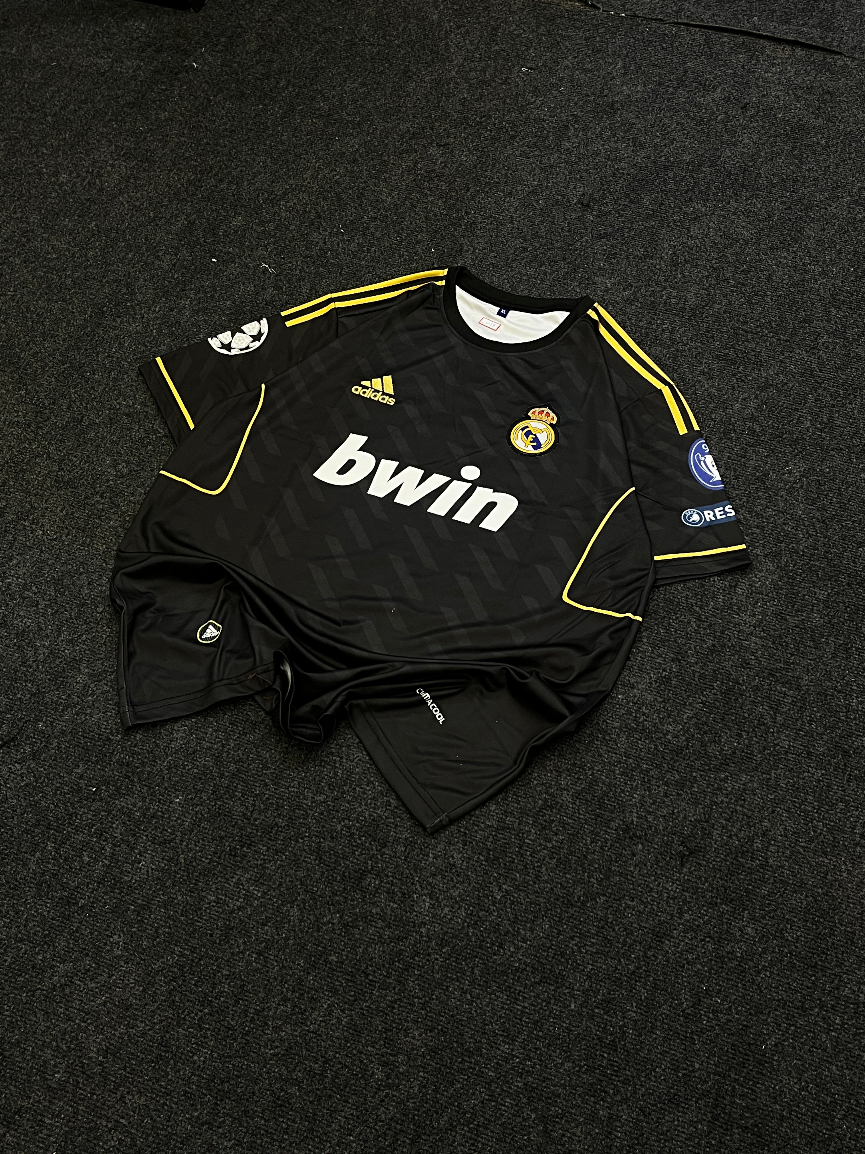REAL MADRID RONALDO RETRO JERSEY