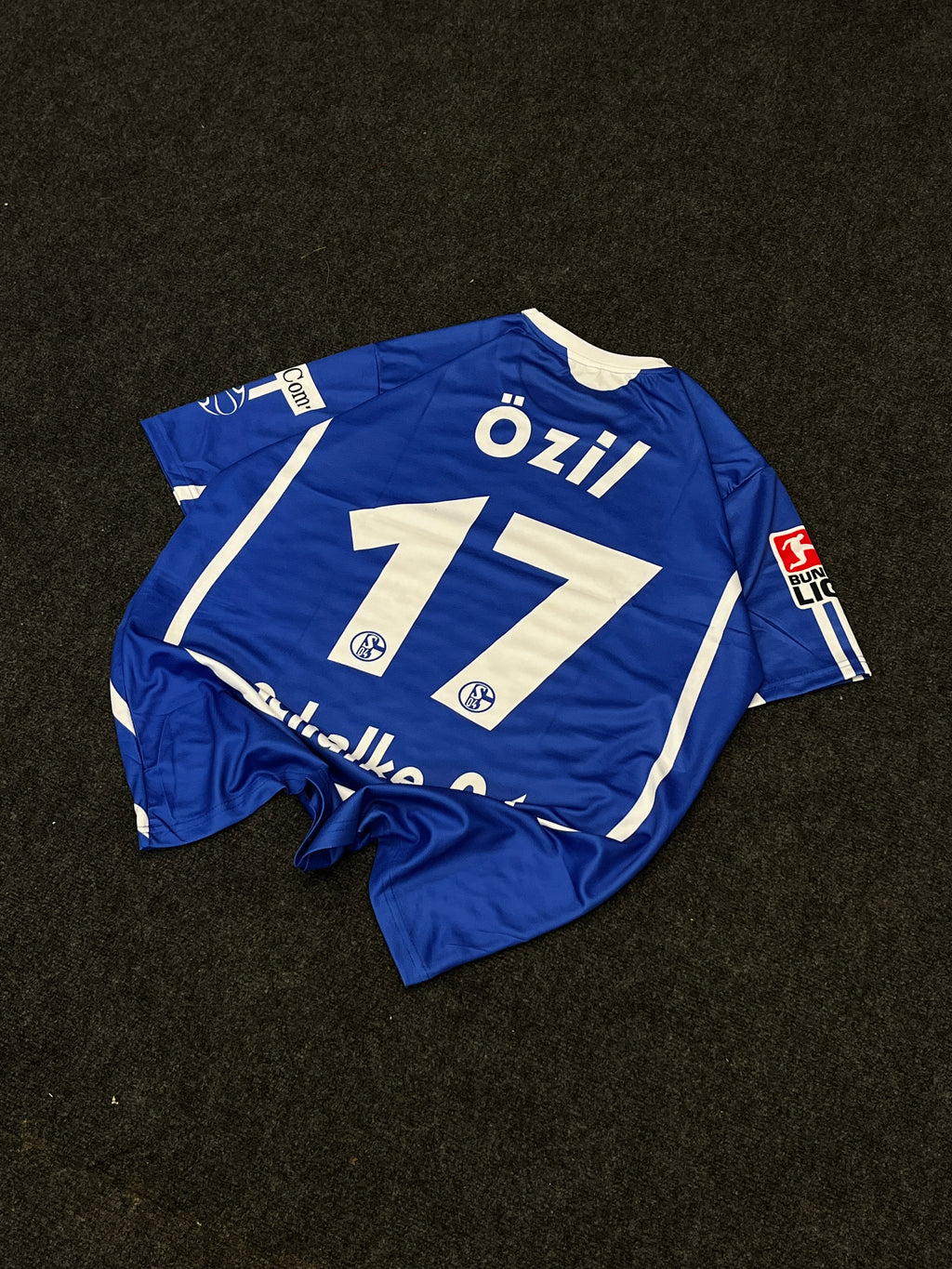 SCHALKE OZIL RETRO JERSEY