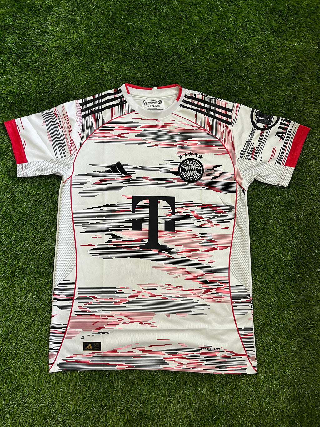 FC BAYERN NEW SEASON AWAY KIT